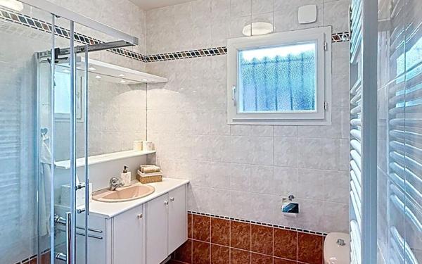 Maison à vendre    8 pièces •  Ambilly