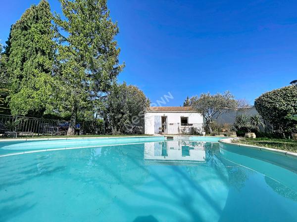 Villa de plain-pied, 4 pièces, 3 chambres, vaste jardin et piscine