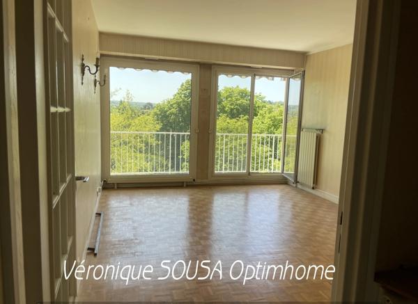 Appartement à vendre 2 pièces avec balcon -place de parking -ascenseur et cave