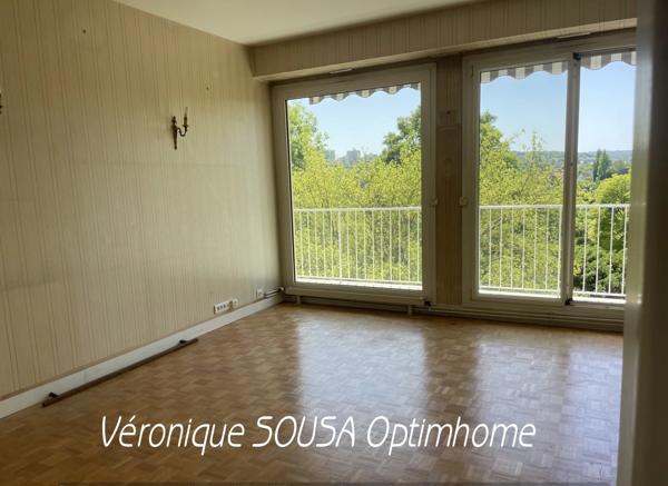 Appartement à vendre 2 pièces avec balcon -place de parking -ascenseur et cave