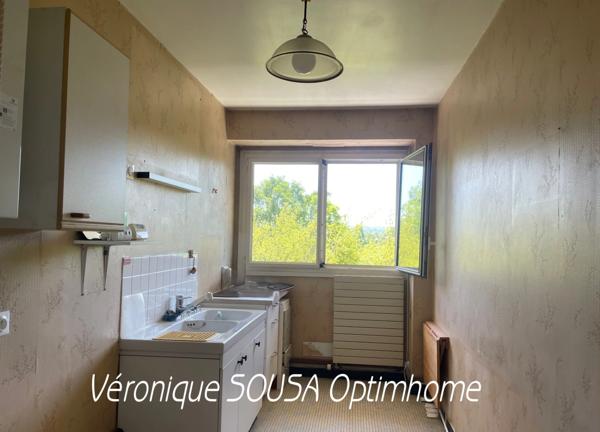 Appartement à vendre 2 pièces avec balcon -place de parking -ascenseur et cave