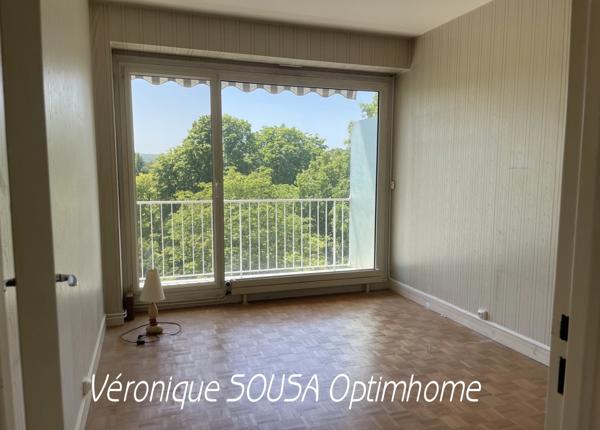 Appartement à vendre 2 pièces avec balcon -place de parking -ascenseur et cave