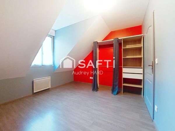 Au calme dans une impasse : maison familiale avec piscine