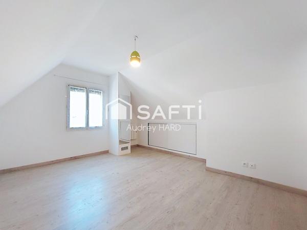 Au calme dans une impasse : maison familiale avec piscine