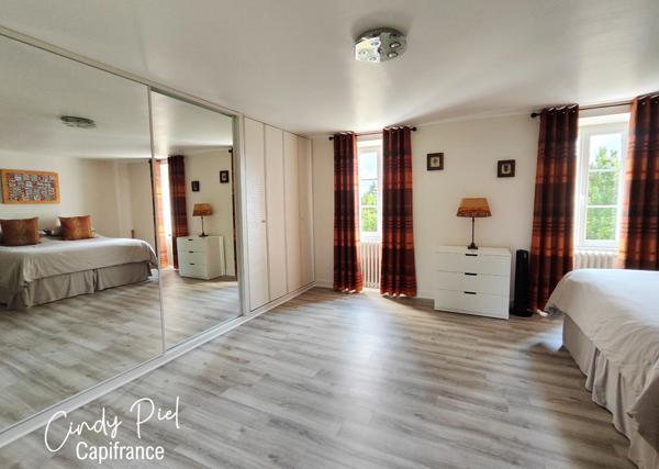 à vendre QUELNEUC (56) Dpt Morbihan, ancien presbytère P9 de 256 m² - Terrain de 4 600 m²