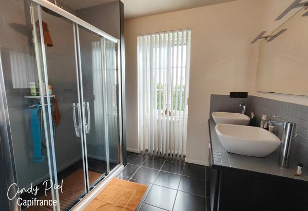 à vendre QUELNEUC (56) Dpt Morbihan, ancien presbytère P9 de 256 m² - Terrain de 4 600 m²