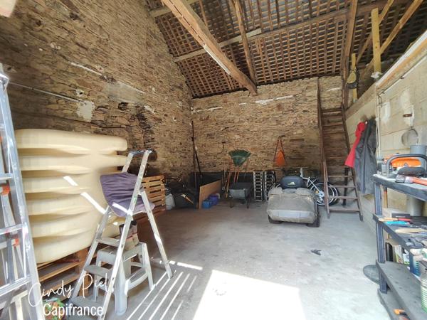 à vendre QUELNEUC (56) Dpt Morbihan, ancien presbytère P9 de 256 m² - Terrain de 4 600 m²