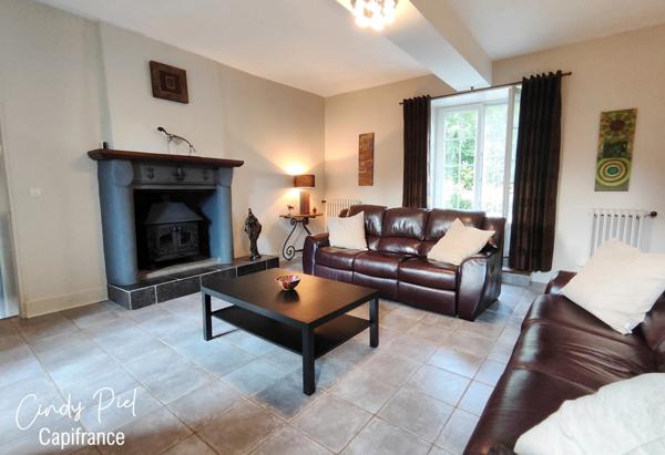 à vendre QUELNEUC (56) Dpt Morbihan, ancien presbytère P9 de 256 m² - Terrain de 4 600 m²