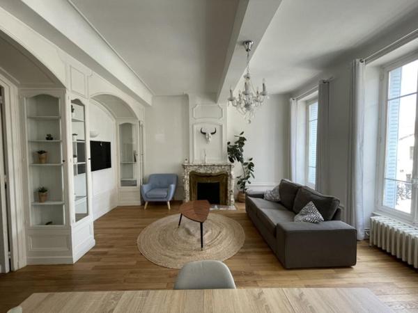 APPARTEMENT T3 MEUBLE A LOUER A LE COTEAU - AVENUE DE LA LIBERATION
