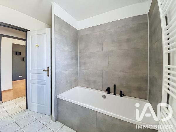 Maison à vendre 6 pièces 91 m² Grandchamp-des-Fontaines
