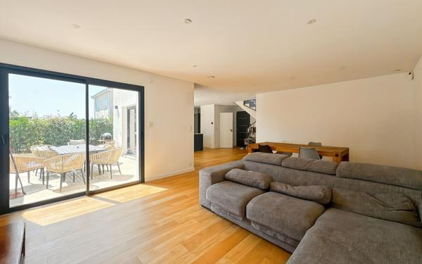 Maison à vendre    5 pièces • 119,44 m2 Sainte-Foy-d'Aigrefeuille