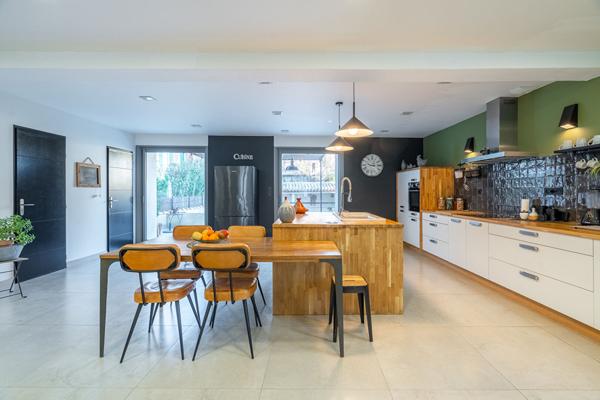 Maison de village avec piscine