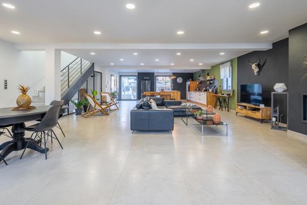 Maison de village avec piscine