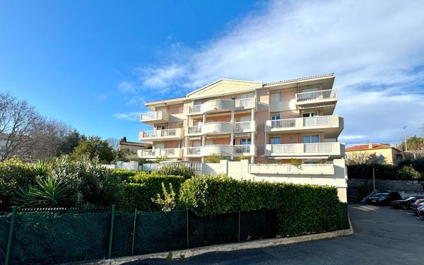 Appartement à vendre    4 pièces • 77 m2 Grasse