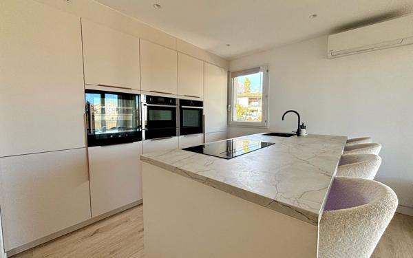 Appartement à vendre    4 pièces • 77 m2 Grasse