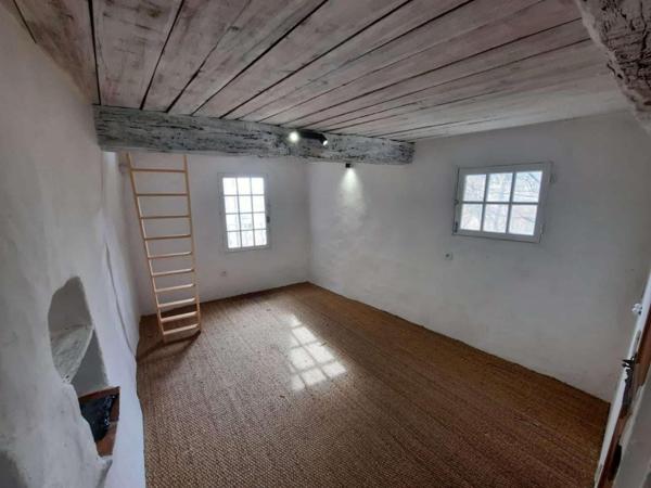 Maison individuelle atypique sur trois niveaux