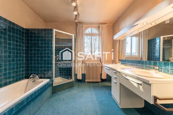 Découvrez cette superbe Maison de 12 pièces à proximité de Rouen