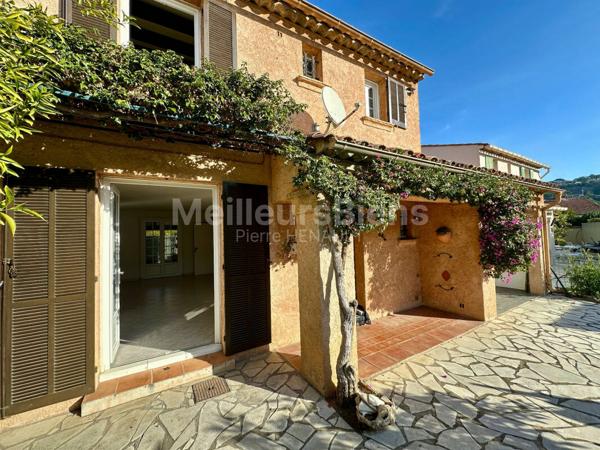 BELLE MAISON 4 PIECES AVEC GARAGE ET VERANDA EN CENTRE VILLE DE SAINTE-MAXIME