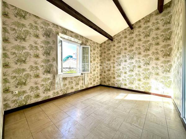 BELLE MAISON 4 PIECES AVEC GARAGE ET VERANDA EN CENTRE VILLE DE SAINTE-MAXIME