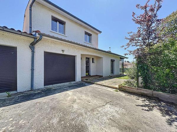 A VENDRE - ROQUES - Maison T5 d'environ 135,17 m² avec piscine et garage