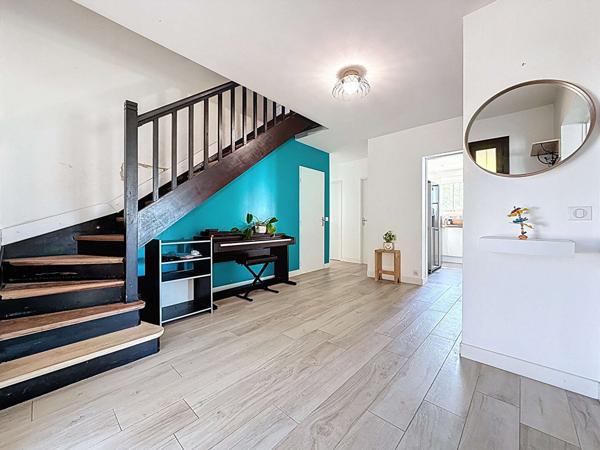 A VENDRE - ROQUES - Maison T5 d'environ 135,17 m² avec piscine et garage