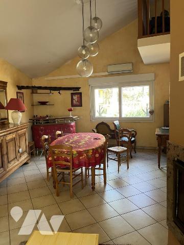Deux maisons a usage d'habitation avec petit jardin attenant