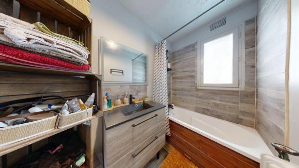 ETREPAGNY Sous sol 3 chambres Jardin Centre ville Plain pied