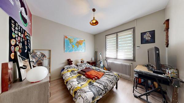 ETREPAGNY Sous sol 3 chambres Jardin Centre ville Plain pied