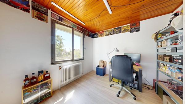 ETREPAGNY Sous sol 3 chambres Jardin Centre ville Plain pied