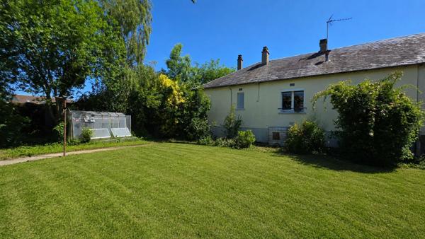 ETREPAGNY Sous sol 3 chambres Jardin Centre ville Plain pied