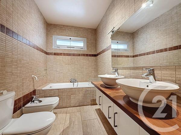 Appartement T4 à vendre  4 pièces - 126,47 m2 MARSEILLE - 13008