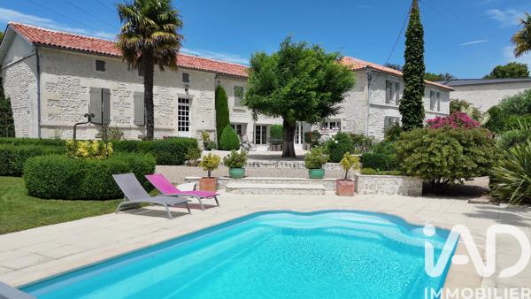 Maison à vendre 9 pièces 231,44 m² Bellevigne