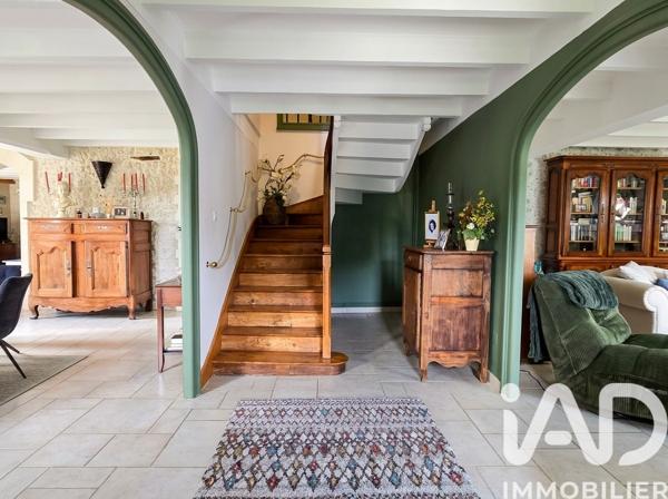 Maison à vendre 9 pièces 231,44 m² Bellevigne