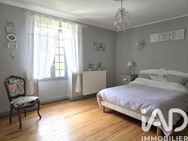 Maison à vendre 9 pièces 231,44 m² Bellevigne