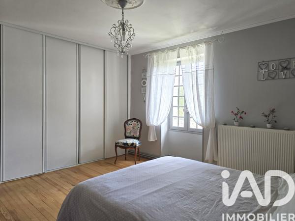 Maison à vendre 9 pièces 231,44 m² Bellevigne
