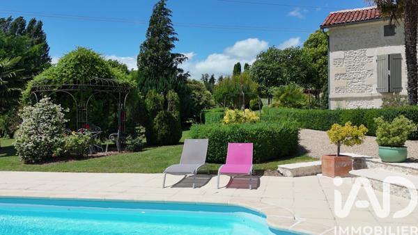 Maison à vendre 9 pièces 231,44 m² Bellevigne