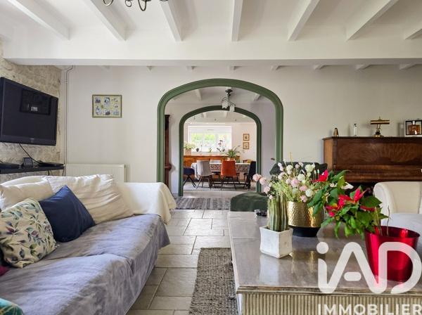 Maison à vendre 9 pièces 231,44 m² Bellevigne