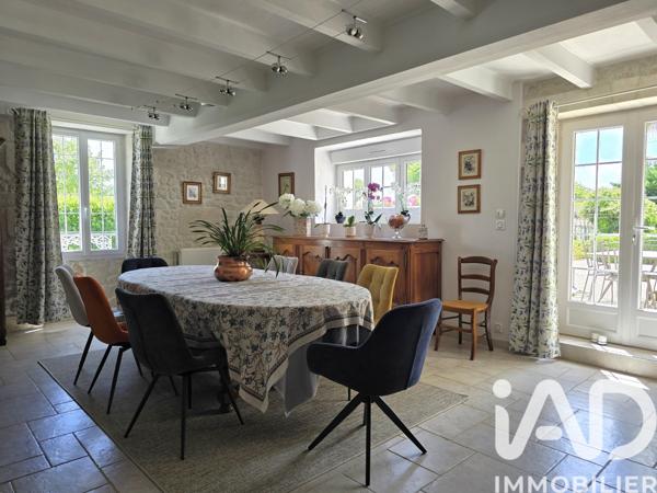 Maison à vendre 9 pièces 231,44 m² Bellevigne