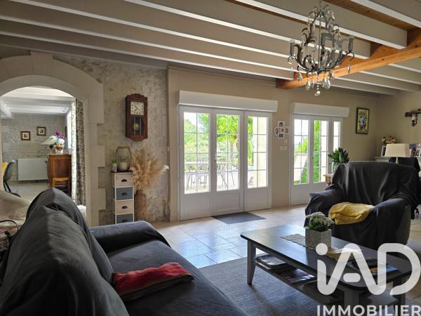 Maison à vendre 9 pièces 231,44 m² Bellevigne