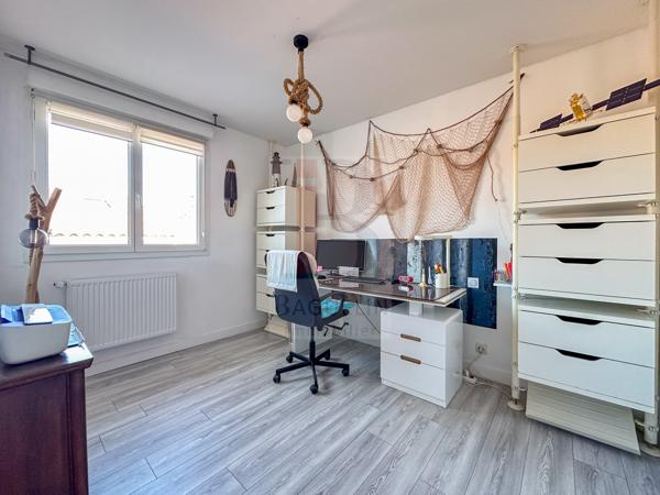 Maison 4 chambres, jardin clos et garage