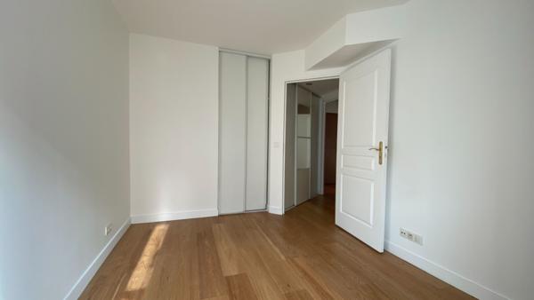 appartement ASNIERES _centre ville_8 min gare SNCF _2 pièces - double balcon - parking - cave