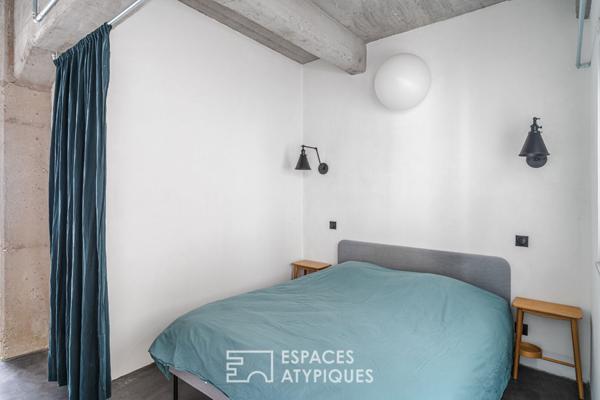 Petit loft style industriel et sa terrasse quartier Coop