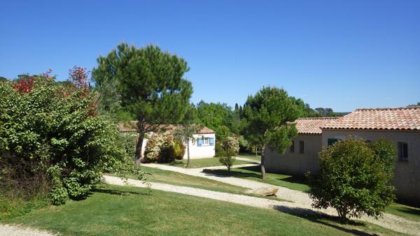 Idéal investisseurs 8 gîtes ainsi qu'une maison individuelle terrain 4000 m2 Saint-Christol-lez-Alès (30380)