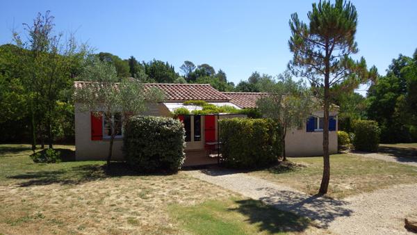 Idéal investisseurs 8 gîtes ainsi qu'une maison individuelle terrain 4000 m2 Saint-Christol-lez-Alès (30380)