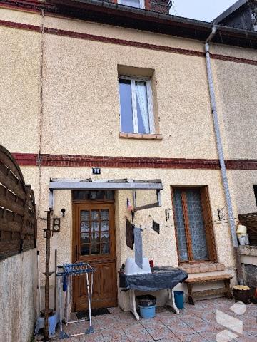 MAISON DE VILLE A PROXIMITE DES ECOLES