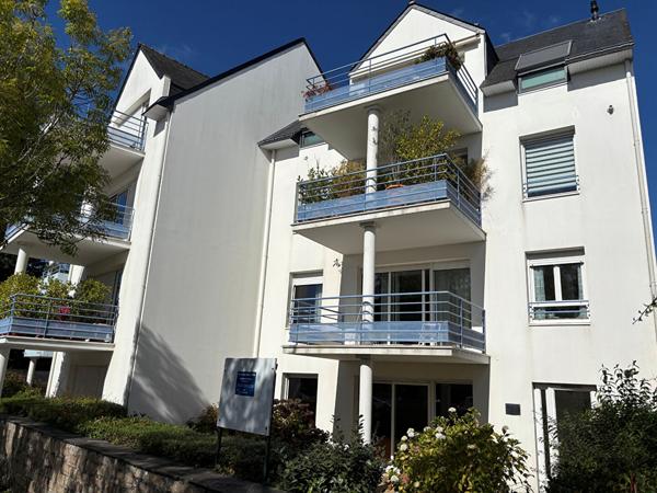 Appartement Auray 3 pièce(s) 75m2 avec cave , Auray