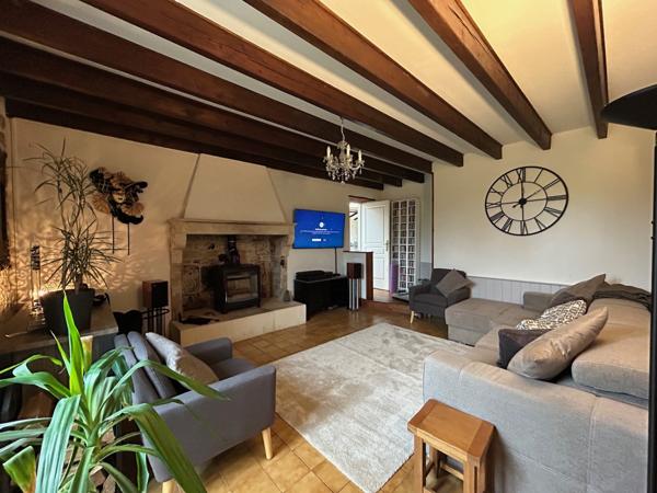 maison type longère avec parc paysager, carport, cuisine d'été, maison familiale, piscine chauffée