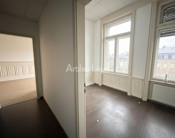 BUREAUX à LOUER de 299.4 m²