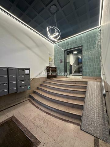 BUREAUX à LOUER de 299.4 m²