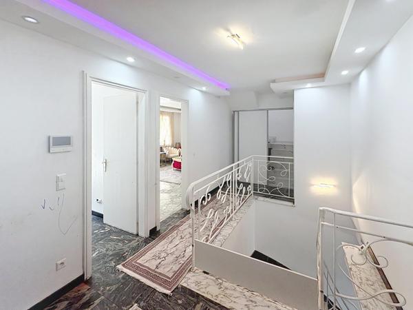 Maison spacieuse avec 6 chambres et immense jardin